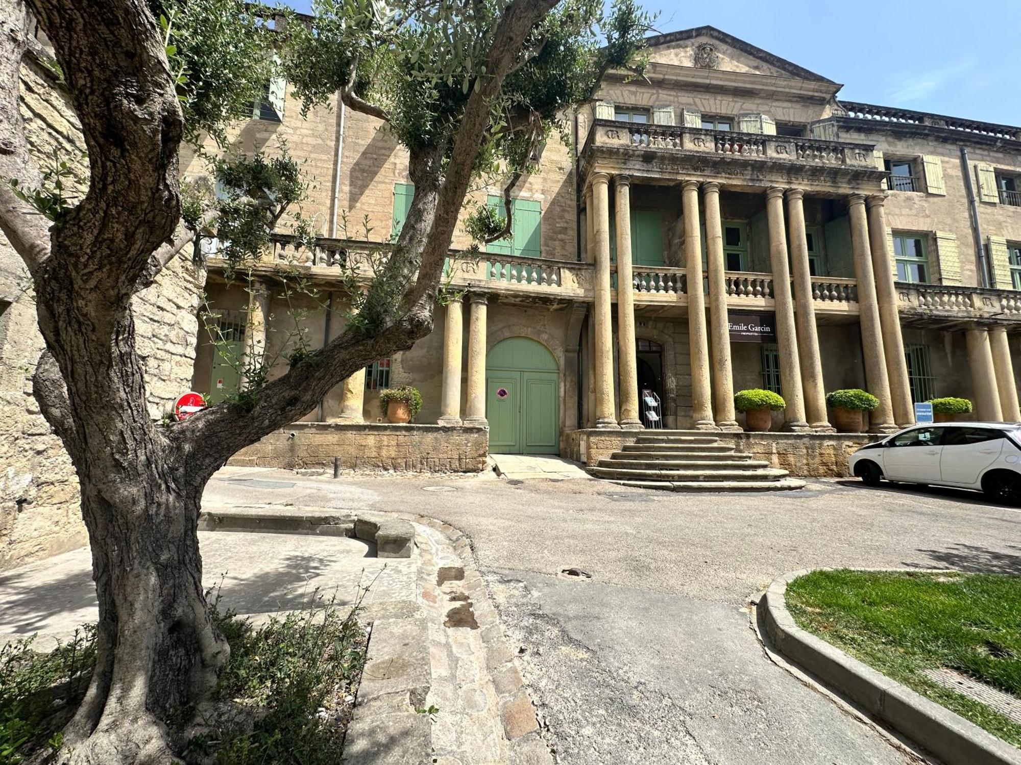 Le Grand Castille 于泽斯 外观 照片